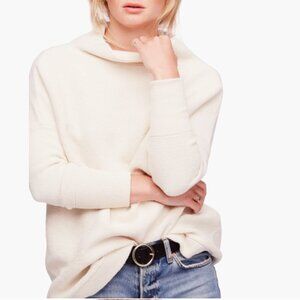 Free People Ottoman Tunic in Ecru  | Cute Slouchy Sweater - Excellent Condition!